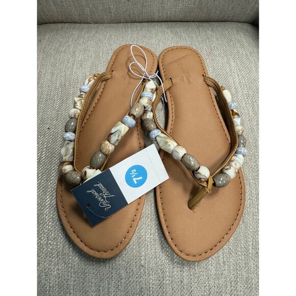 NWT Ladies Universal Thread Tan Cindy Beaded Flip Flops - Size 7.5 - Picture 2 of 4